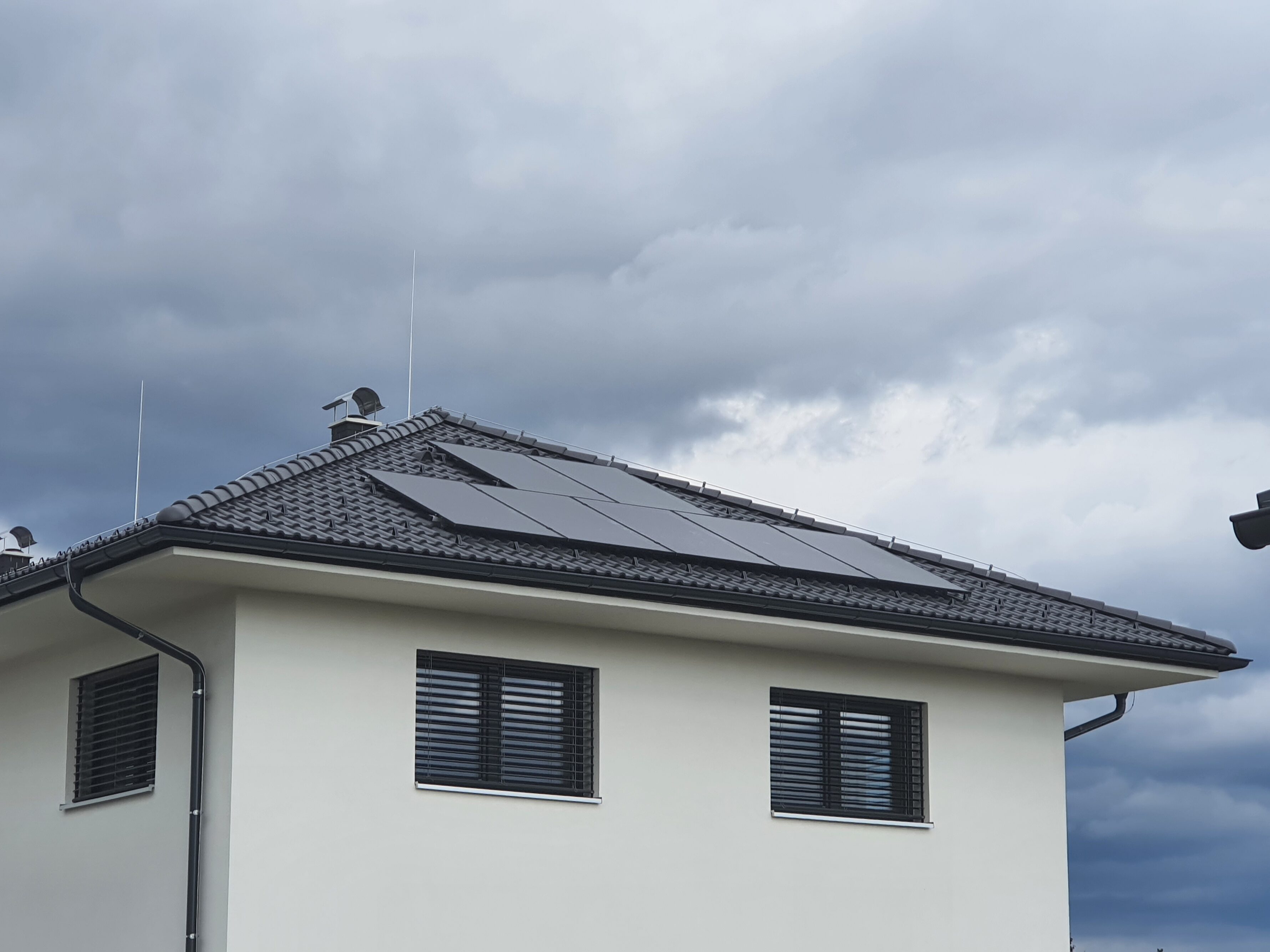 Fotovoltaická elektrárna 10 kWp, baterie 11,6 kWh, Bavoryně