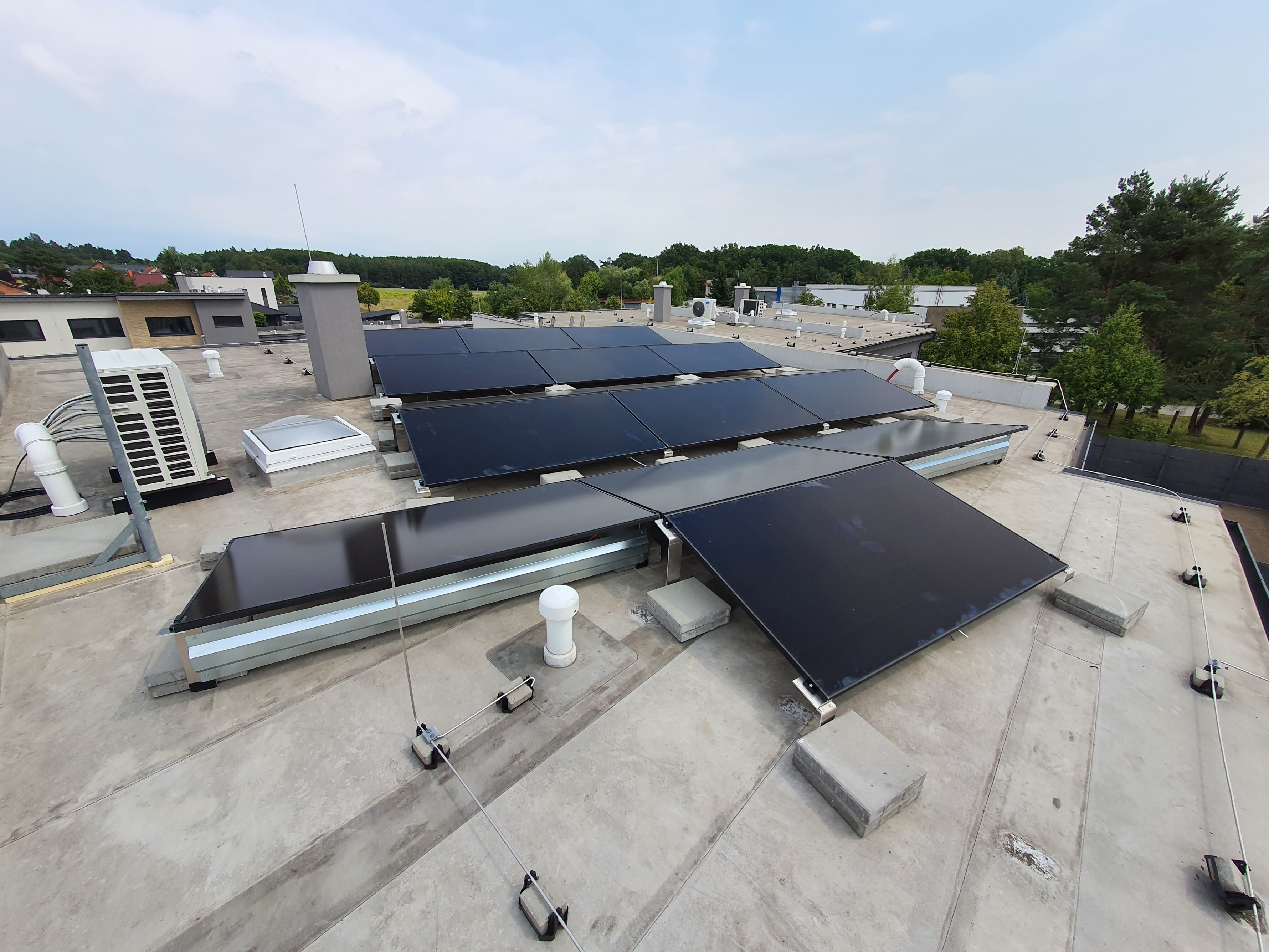 Fotovoltaická elektrárna 10 kWp, baterie 14,2 kWh, Kolín
