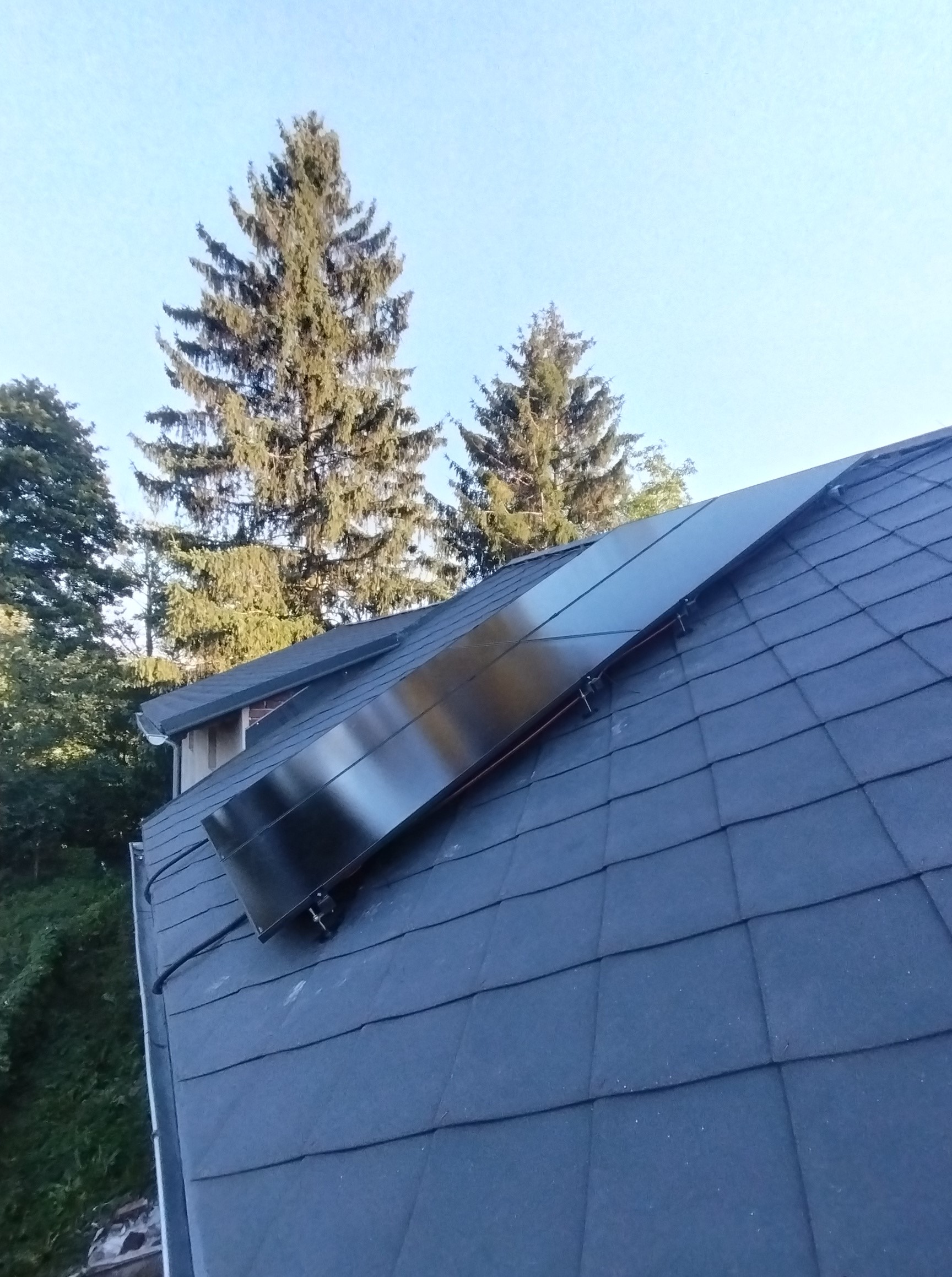 Fotovoltaická elektrárna 10 kWp, baterie 11,6 kWh, Svijany