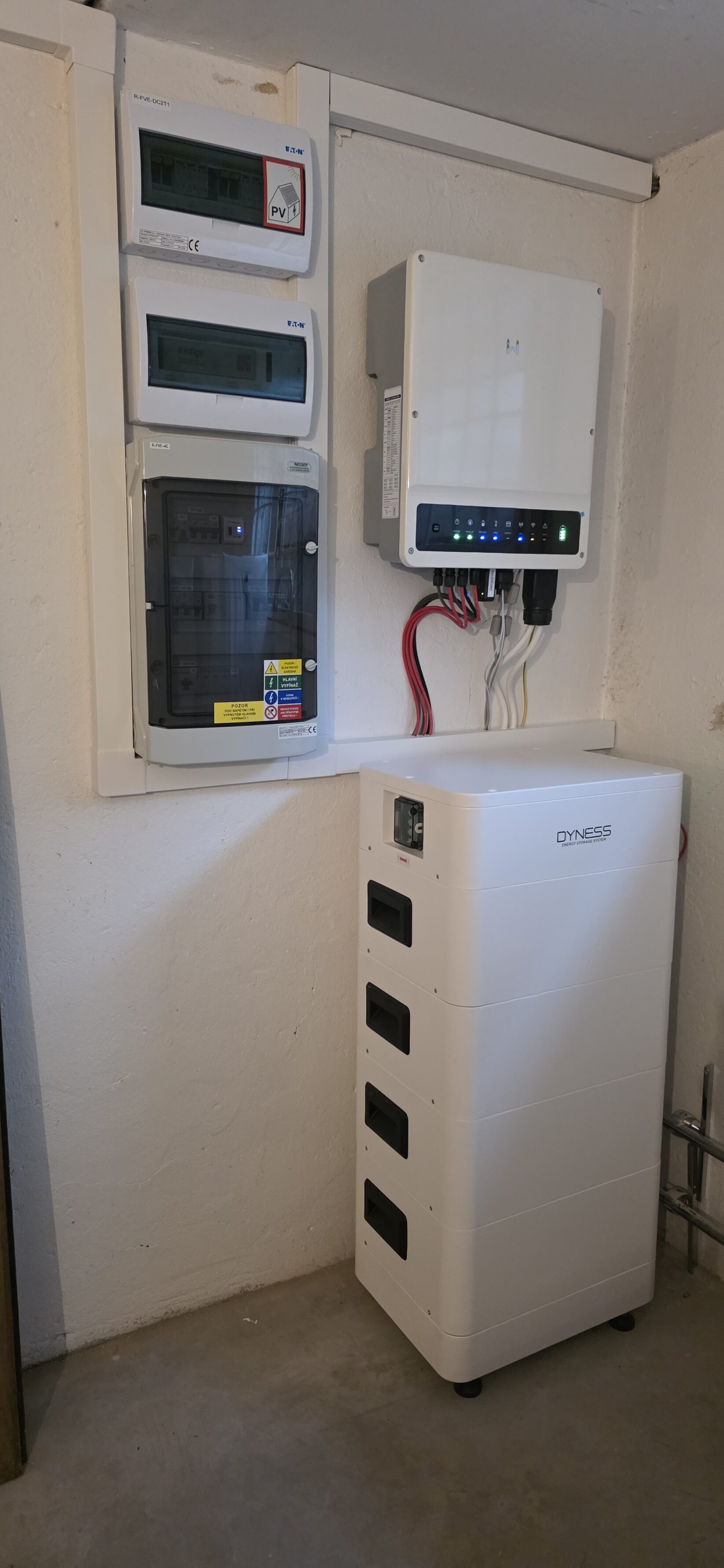 Fotovoltaická elektrárna 10 kWp, baterie 14,2 kWh, Vodochody