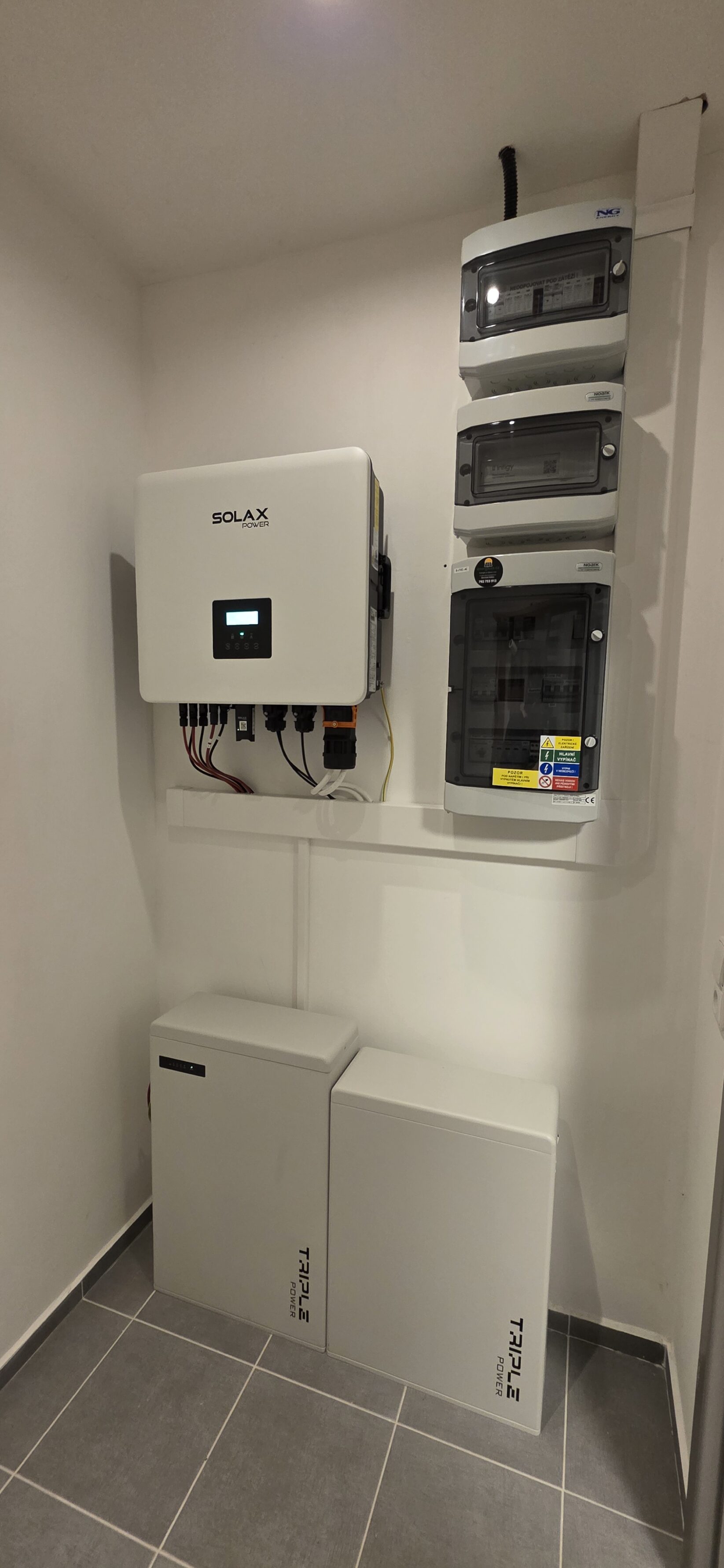 Fotovoltaická elektrárna 10 kWp, baterie 11,6 kWh, Košťany