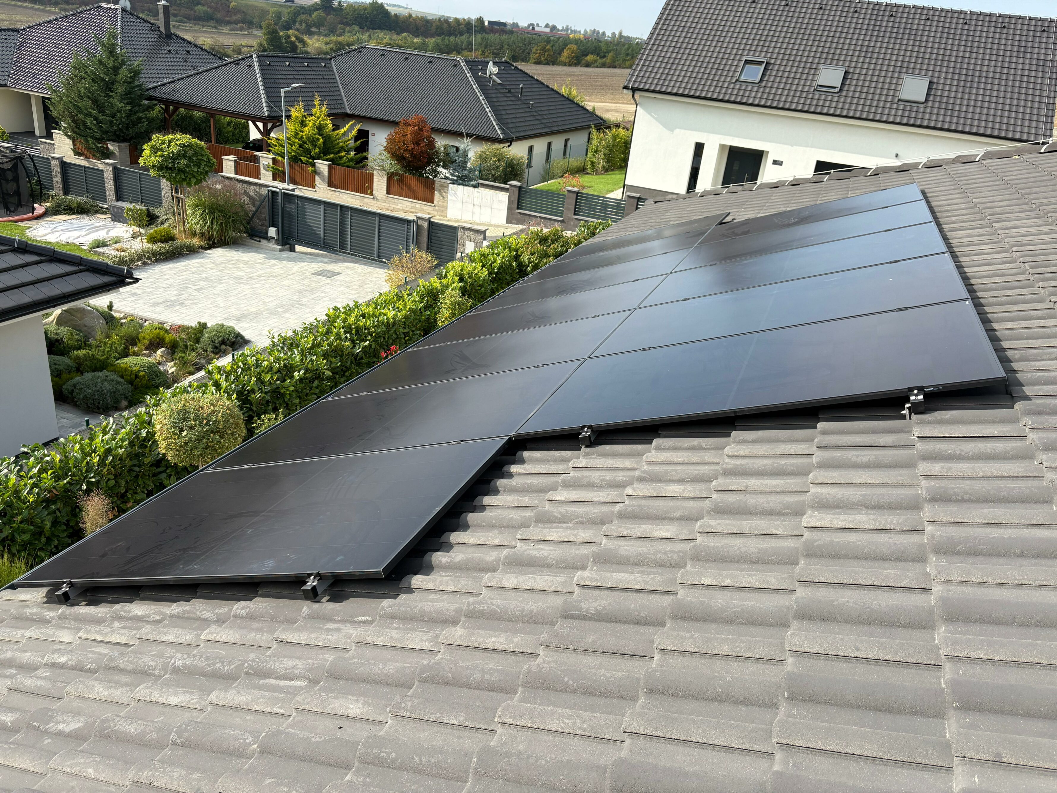 Fotovoltaická elektrárna 6 kWp, baterie 11,6 kWh, Louny