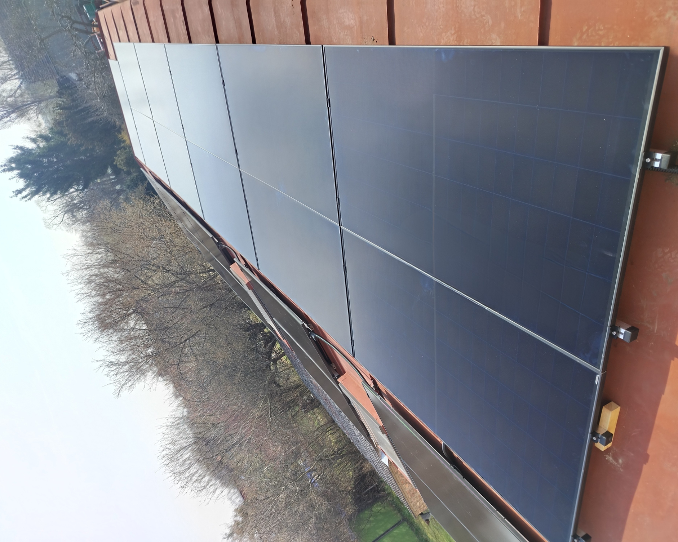 Fotovoltaická elektrárna 10 kWp, baterie 11,6 kWh, Praha