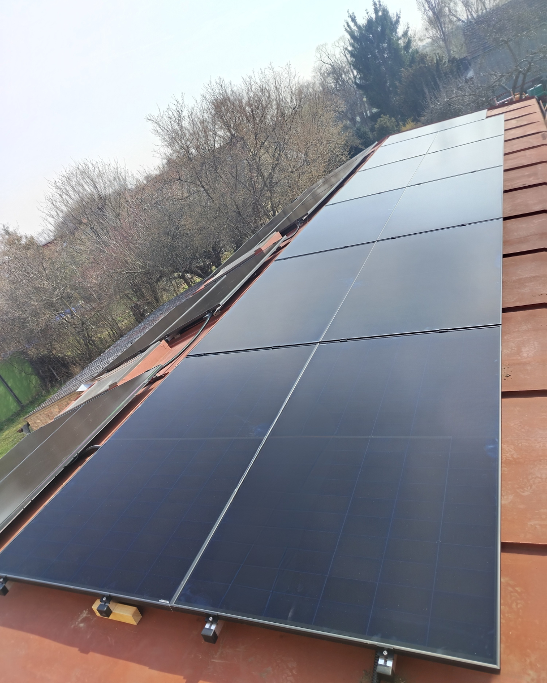 Fotovoltaická elektrárna 10 kWp, baterie 11,6 kWh, Praha