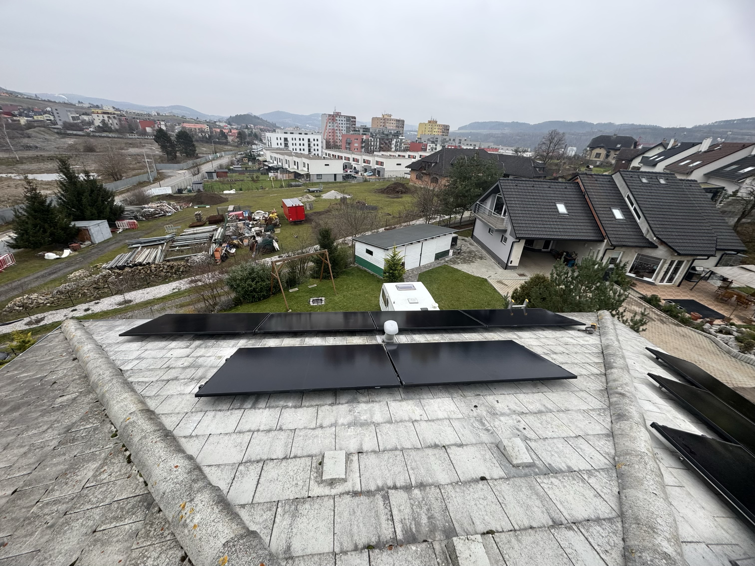Fotovoltaická elektrárna 9,45 kWp, baterie 17,4 kWh, Beroun